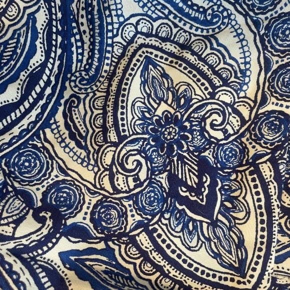 Talbots Women's Bermuda Shorts Blue & White Paisley Walking Long Women’s Sz 10 - Picture 3 of 8